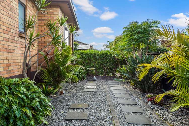 53 Chesterfield Way Orewa_21