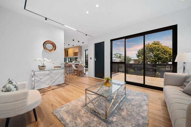 Sun, Sea & Stylish Living in Mangere Bridge