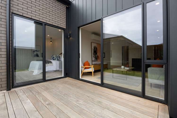 17 Auburn Green Peacocke_17