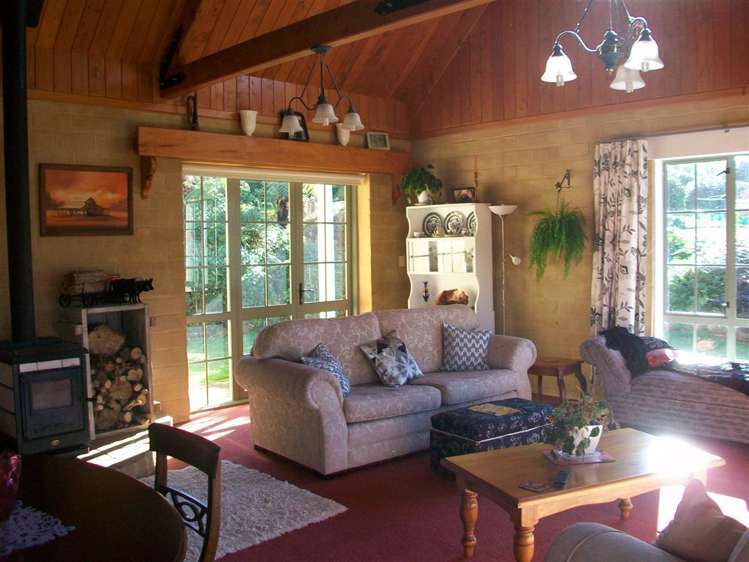 16 Poland Street Waikino_4