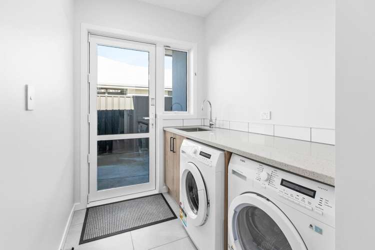 7 Willow Brook Place Clive_16