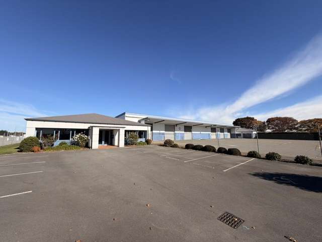 Airport Warehousing with Yard & Canopy