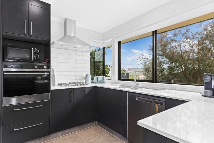 86 Awataha Crescent Pyes Pa_2