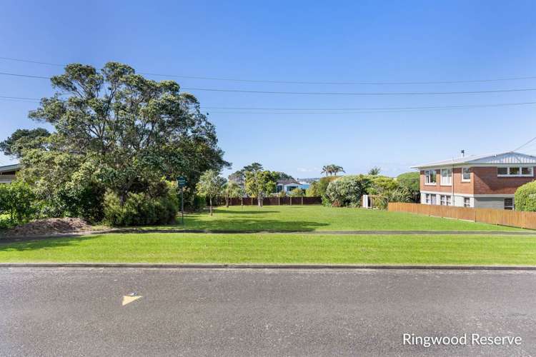 14 Tui Street Torbay_24