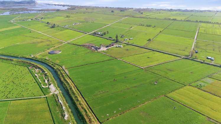 155 Cutwater Road Pukehina_3