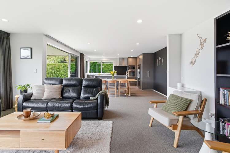 7 Caldera Crescent Pyes Pa_11