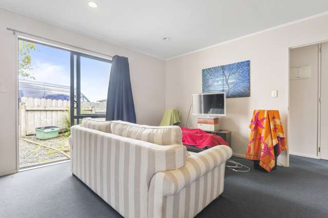 6 Lawson Way Manurewa_1