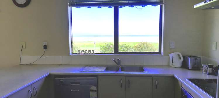 915 East Coast Road Kaiaua_20