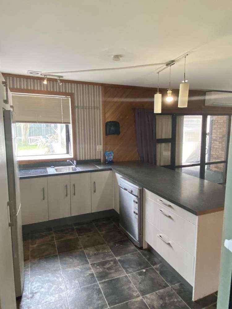 8 Freyberg Avenue 10695_7