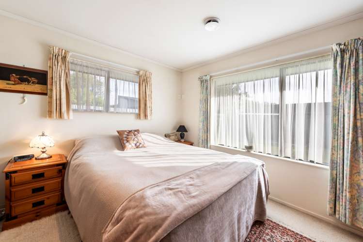 84 Aldinga Avenue Stoke_15