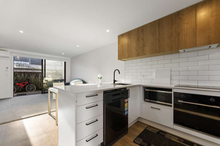 9 Edmund Anscombe Place Caversham_20