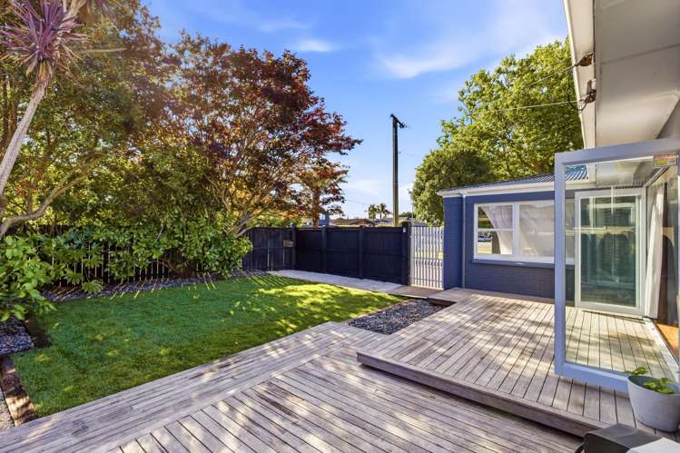 720A River Road Chartwell_19