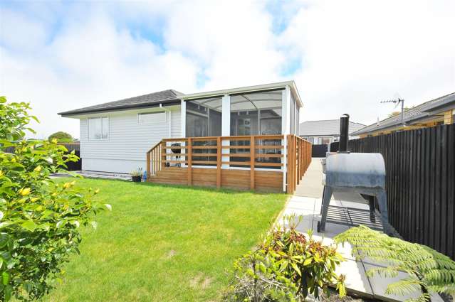 10 Brightstone Crescent Aranui_1