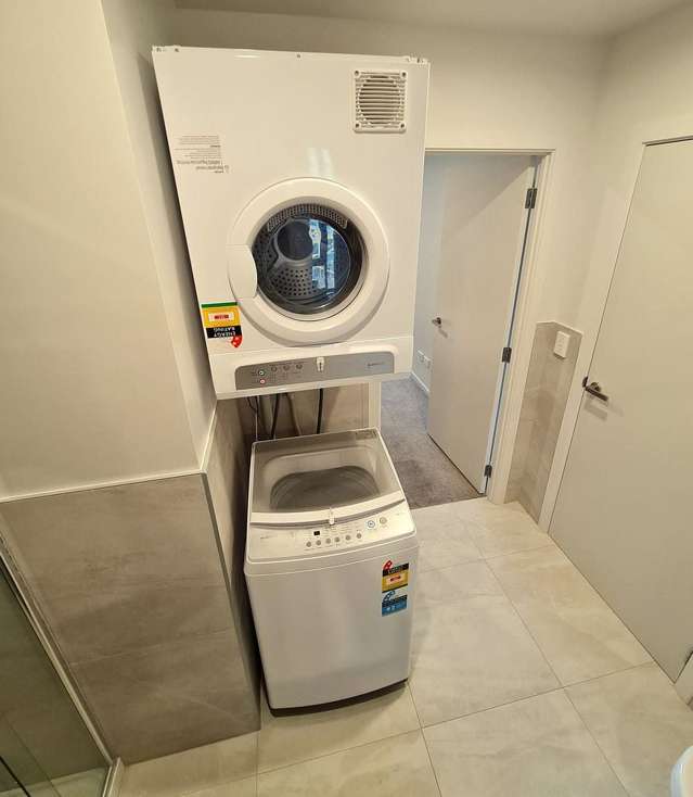 Furnished Unit With Parking & Electricity included