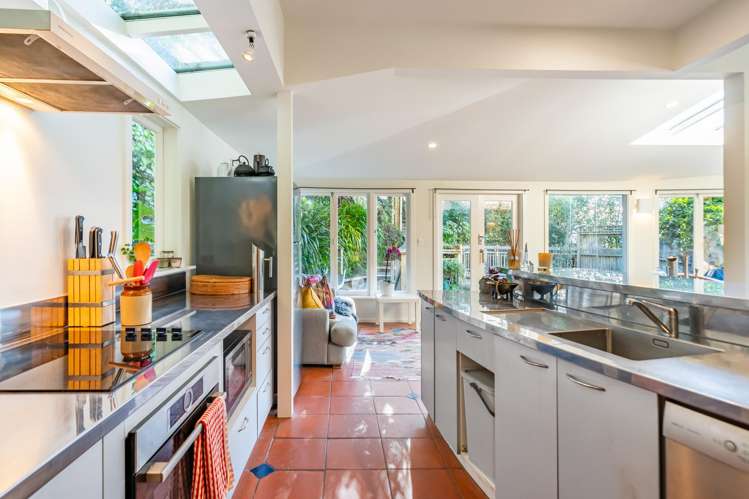 46 Fortification Road Karaka Bays_11