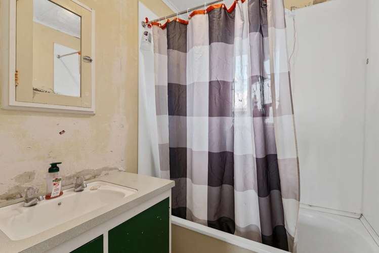 15 Isobel Street Fairy Springs_11