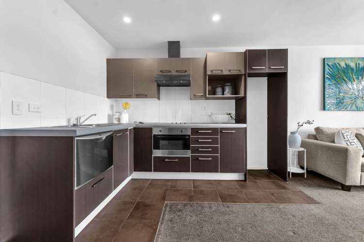 92B Michael Jones Drive Flat Bush_8