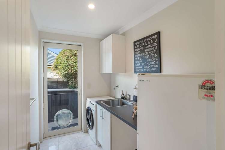 48 Titirangi Crescent Parklands_10