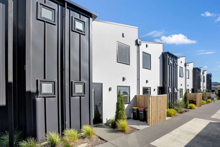 2/9 Marcroft Street Woolston_17
