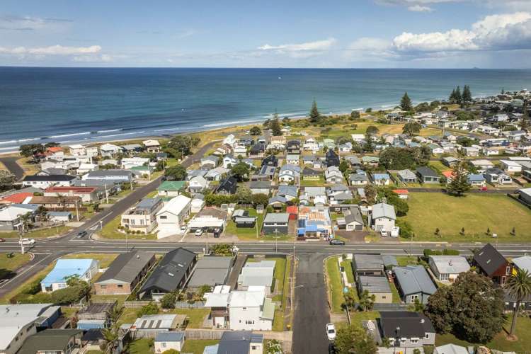41 Beach Road Waihi Beach_45