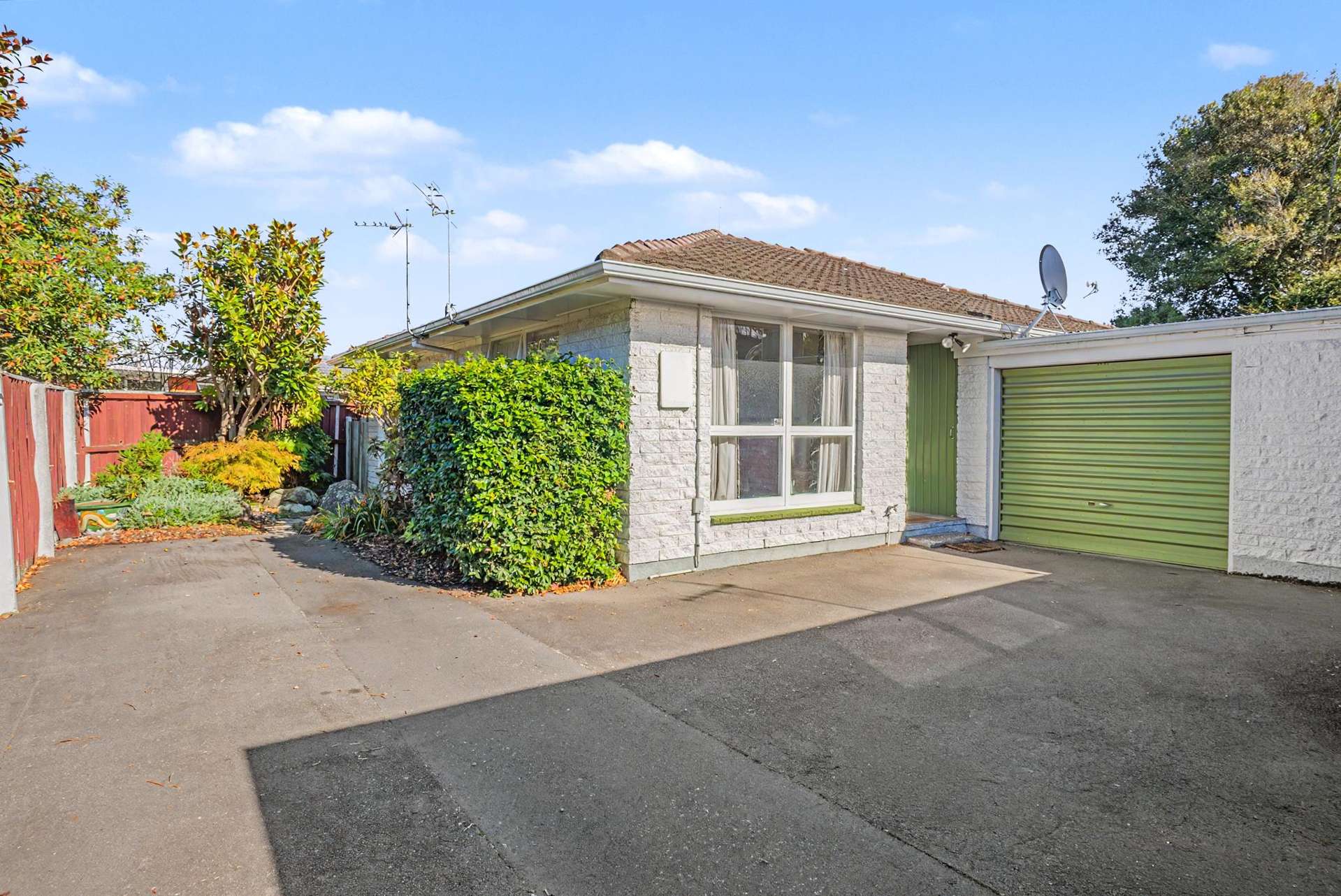 2/4 Gothic Place Ilam_0