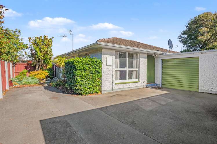 2/4 Gothic Place Ilam_0