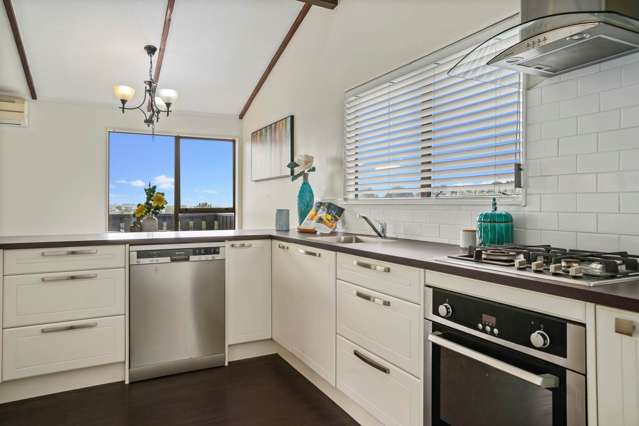 2/7 Sovereign Place Glenfield_3