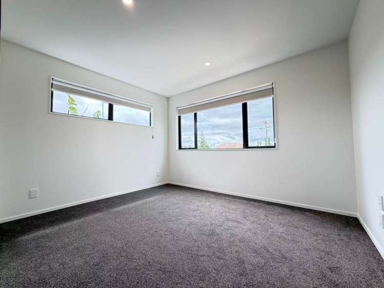 1/29 Crown Crescent Otara_8