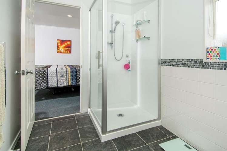 75 Katerini Grove Papamoa_8