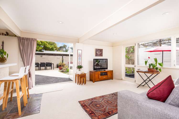 1/18 Holdaway Avenue Northcote_10