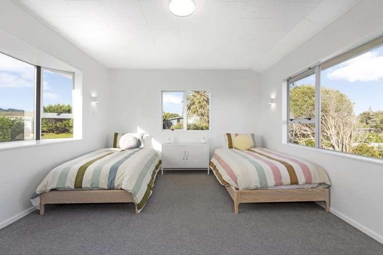 1 Goldie Place Waikanae Beach_12