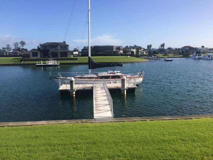 15 Fred Carr Place One Tree Point_7