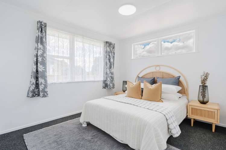 12 & 12A Oban Avenue Glenview_15