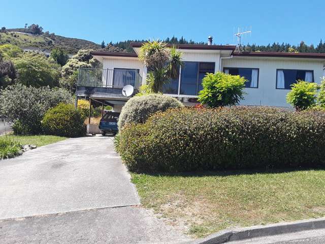 Quiet location. Max 5 min drive to city