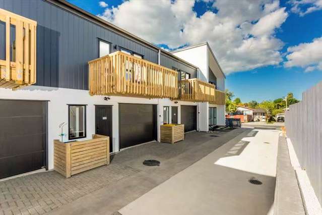 2 Bedrooms, 2 Bathrooms + Study + Single Garage