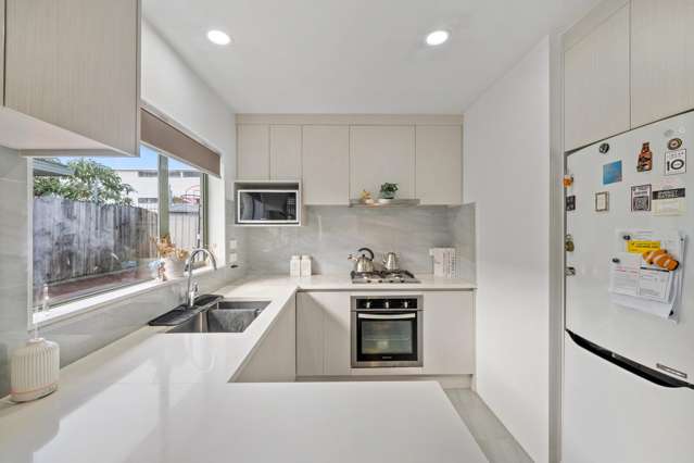 41 Robert Skelton Place Clendon Park_3