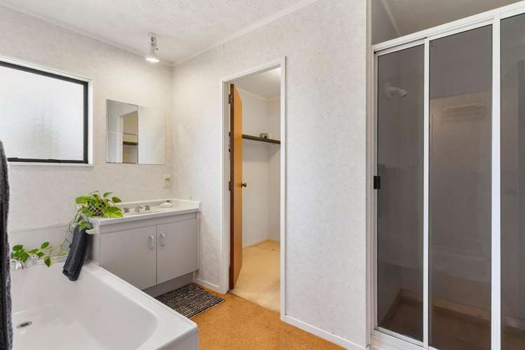 100 Manhattan Heights Glendene_17