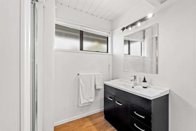 22 Shadon Place Stanmore Bay_17