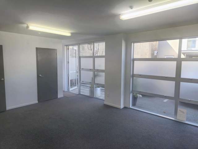 16/27 Waterman Place Ferrymead_1