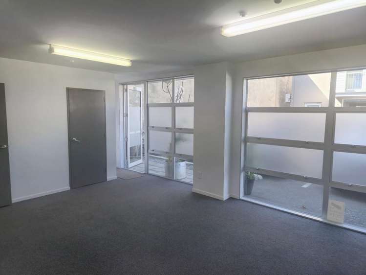 16/27 Waterman Place Ferrymead_1