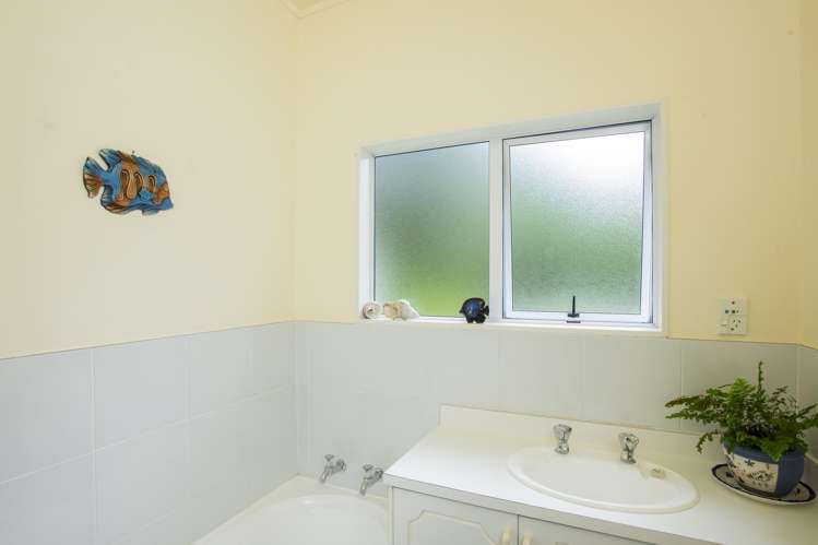 63 Ngakoroa Road Ormond_12