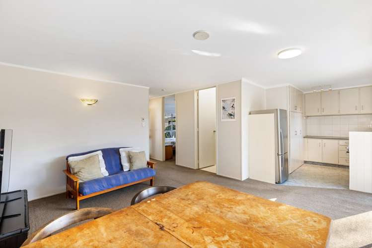 4/109A Te Atatu Road Te Atatu South_4