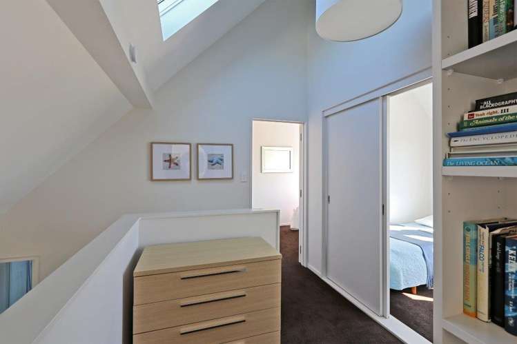 2/8 Gilray Place Waimarama_12