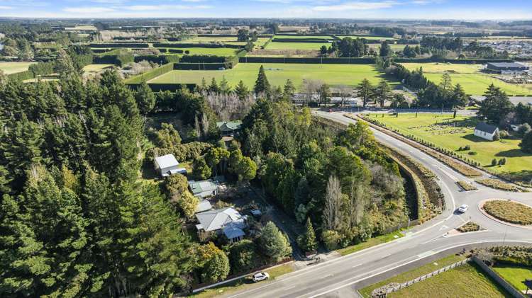 687 Weedons Ross Road_0