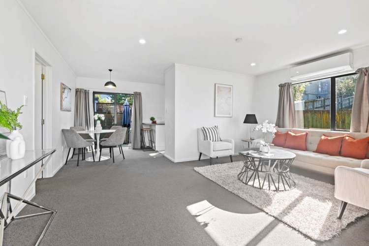 1/87 Athena Drive Totara Vale_4