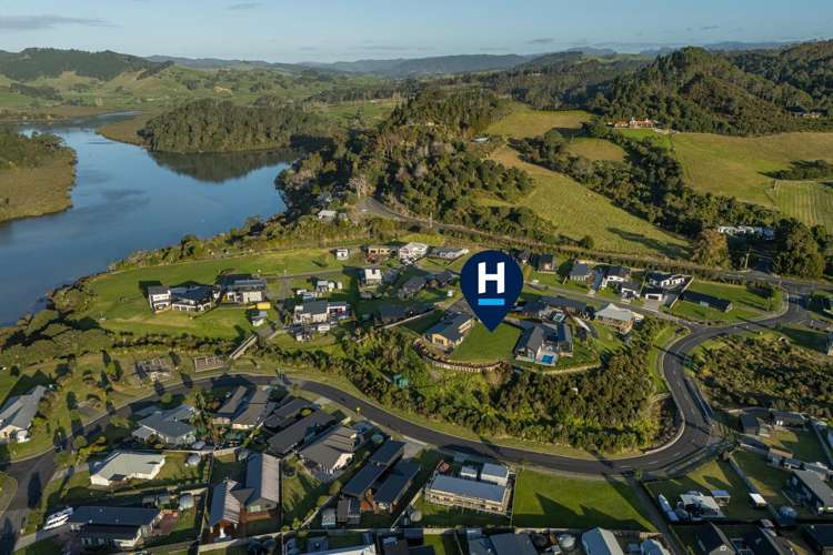 7 Joyce Harsant Place Cooks Beach_8