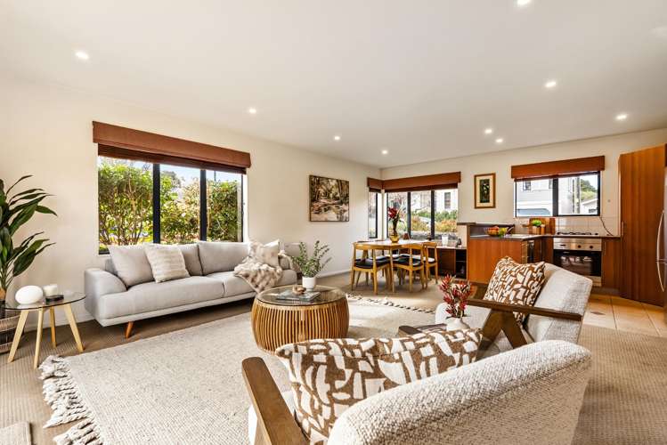 58 Friend Street Karori_3