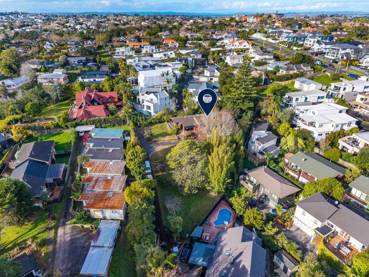 43 and 43A Tarawera Terrace St Heliers_9