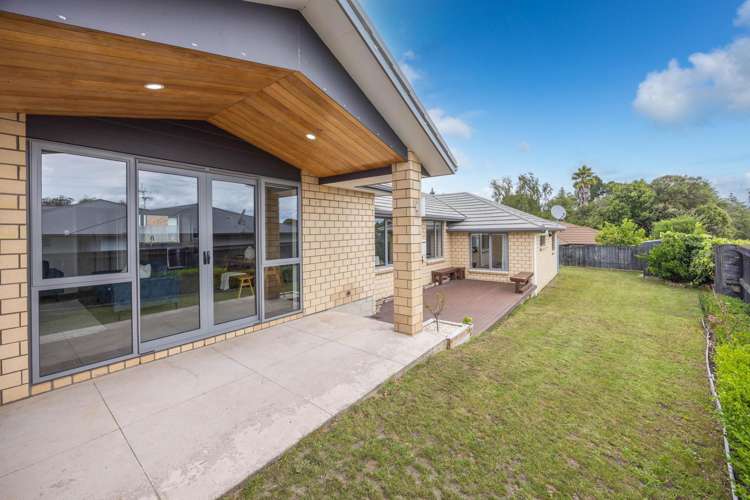 4 Cabourne Drive Glenview_22