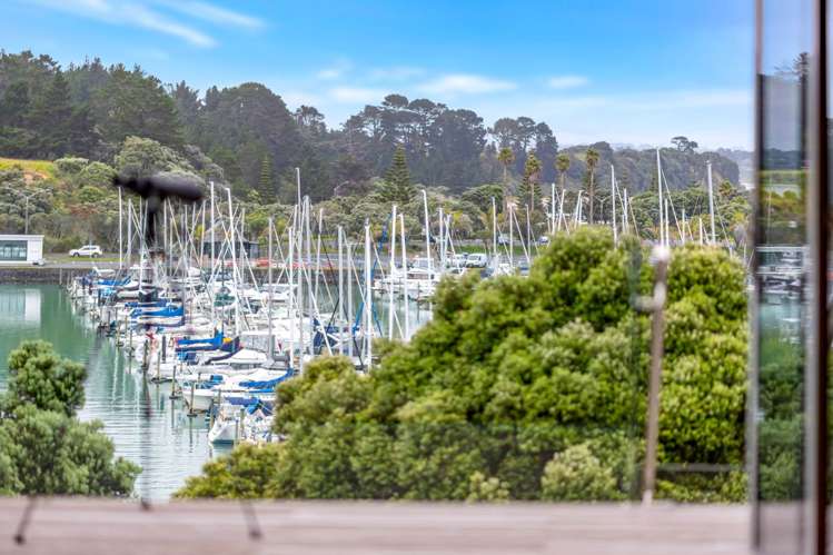 81 Pine Harbour Parade Beachlands_5